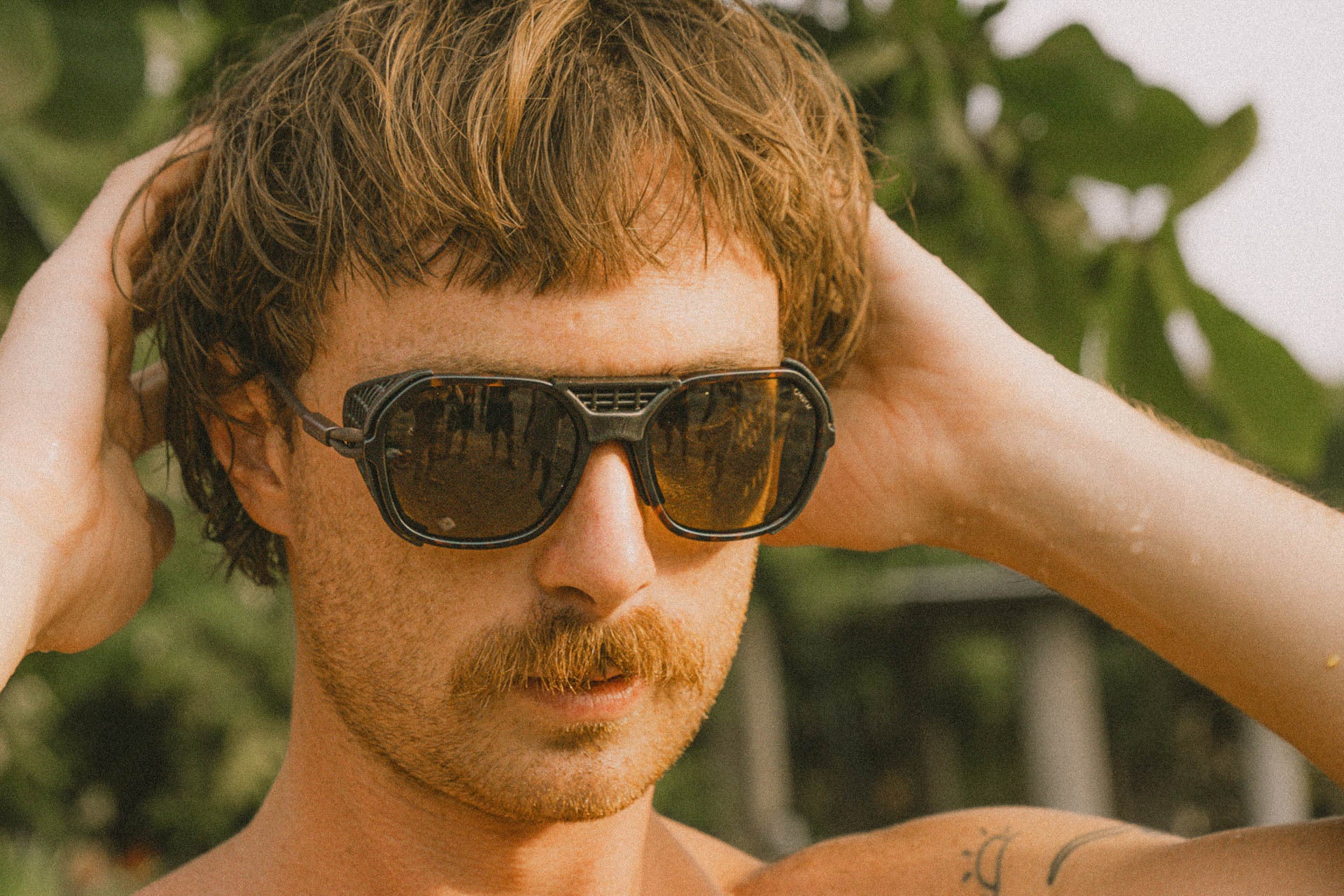 cammina_charcoal_grey_shields